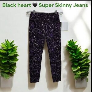 Juniors BLACKHE🖤RT Super Skinny Jeans Size 9 NWT